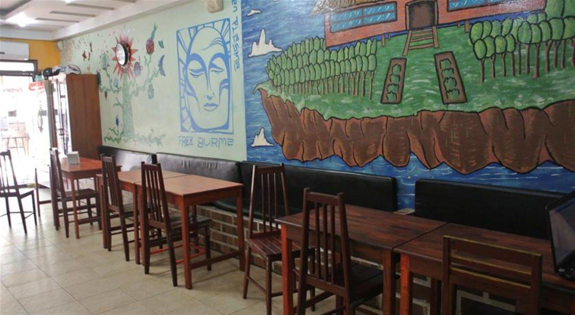 Vientiane Backpackers Hostel Exterior photo
