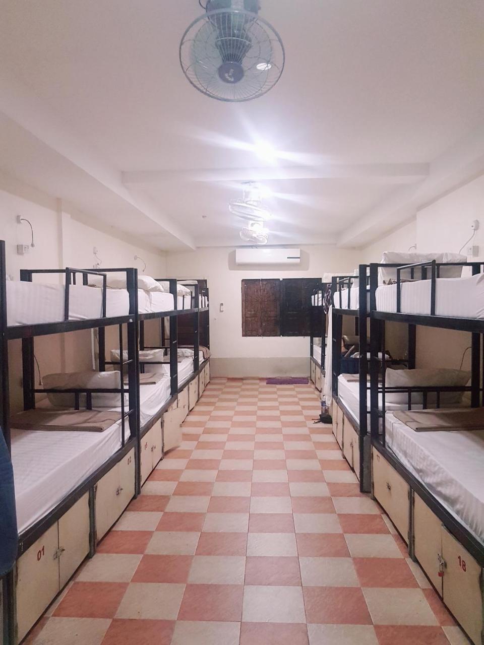 Vientiane Backpackers Hostel Exterior photo
